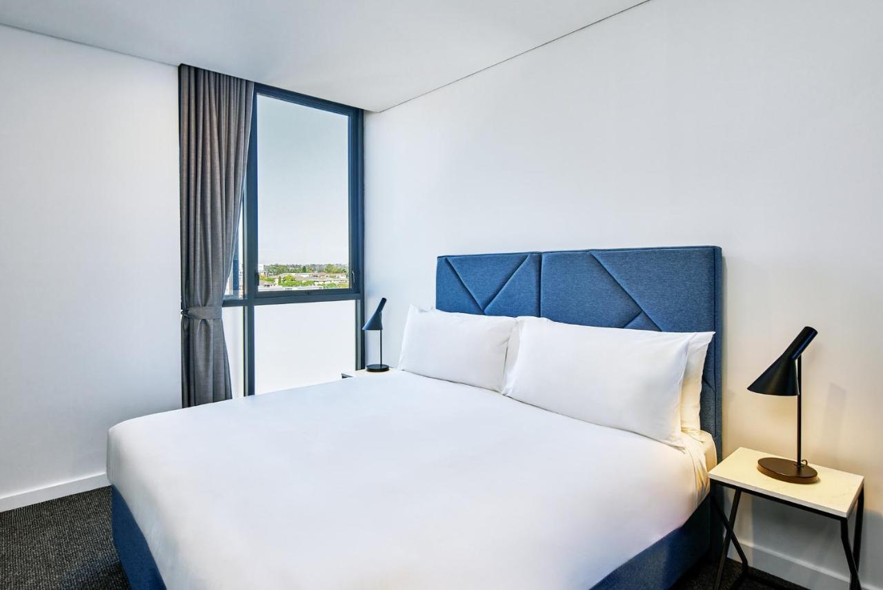 Meriton Suites Liverpool Exteriör bild Bedroom