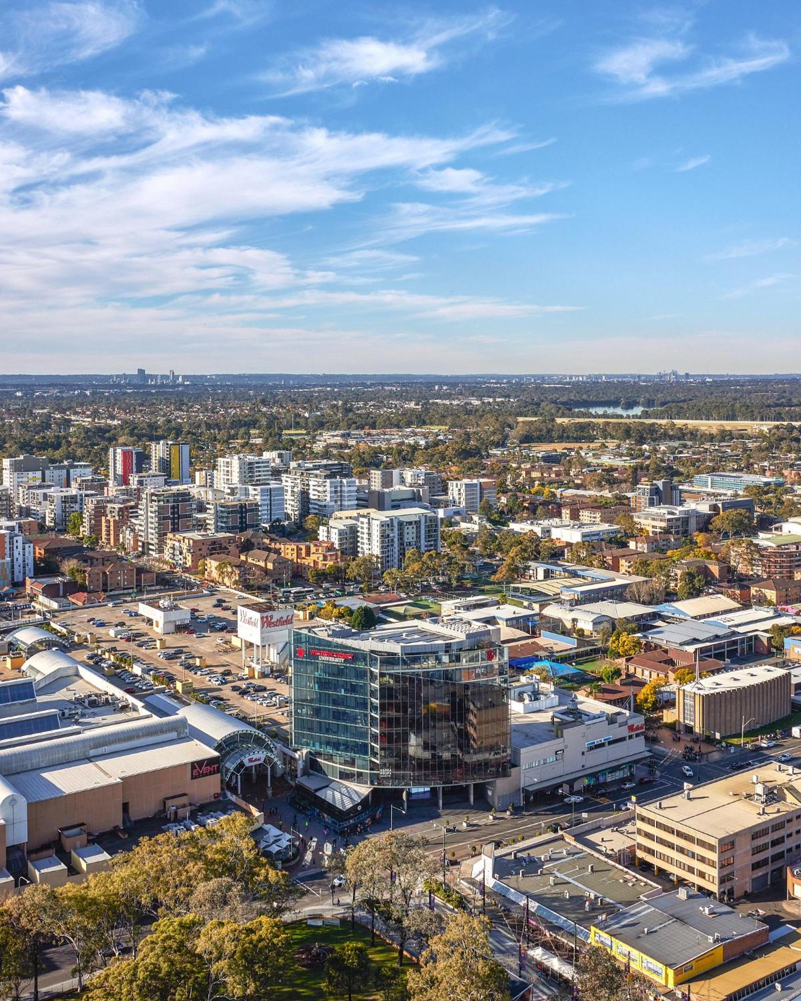 Meriton Suites Liverpool Exteriör bild Aerial view of the suburb