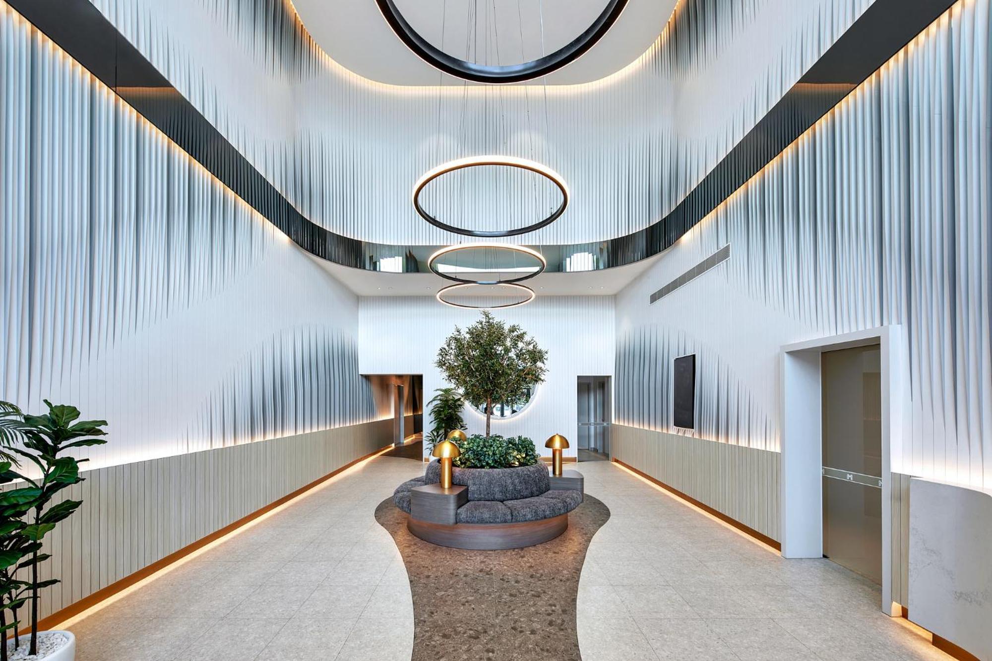 Meriton Suites Liverpool Exteriör bild The lobby of the hotel